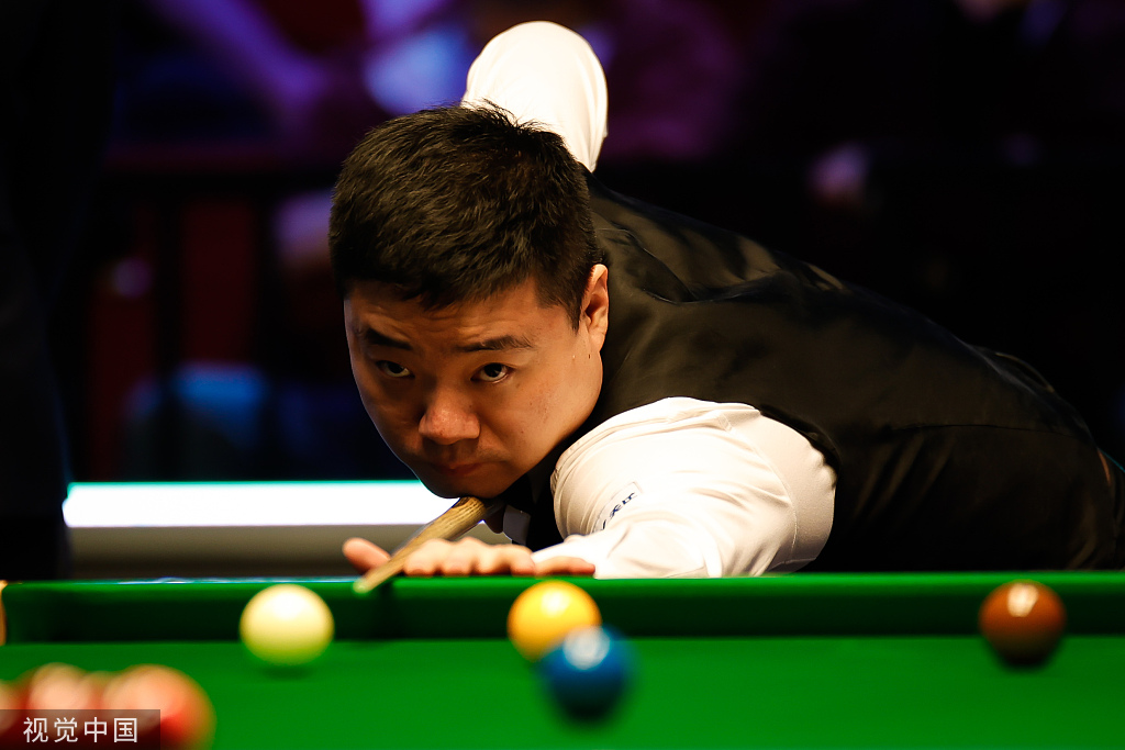 表现而更具 表现而更具