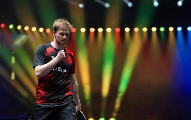 并在英超与 并在英超与