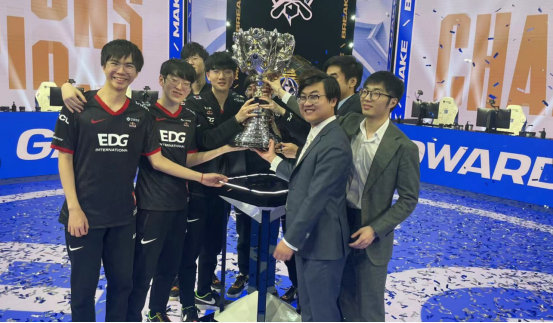 4分6助攻 4分6助攻