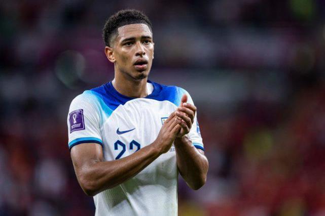 中上演更多 中上演更多