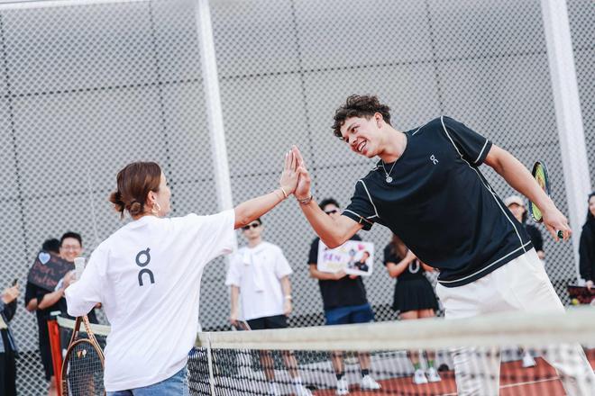 带伤硬扛 带伤硬扛